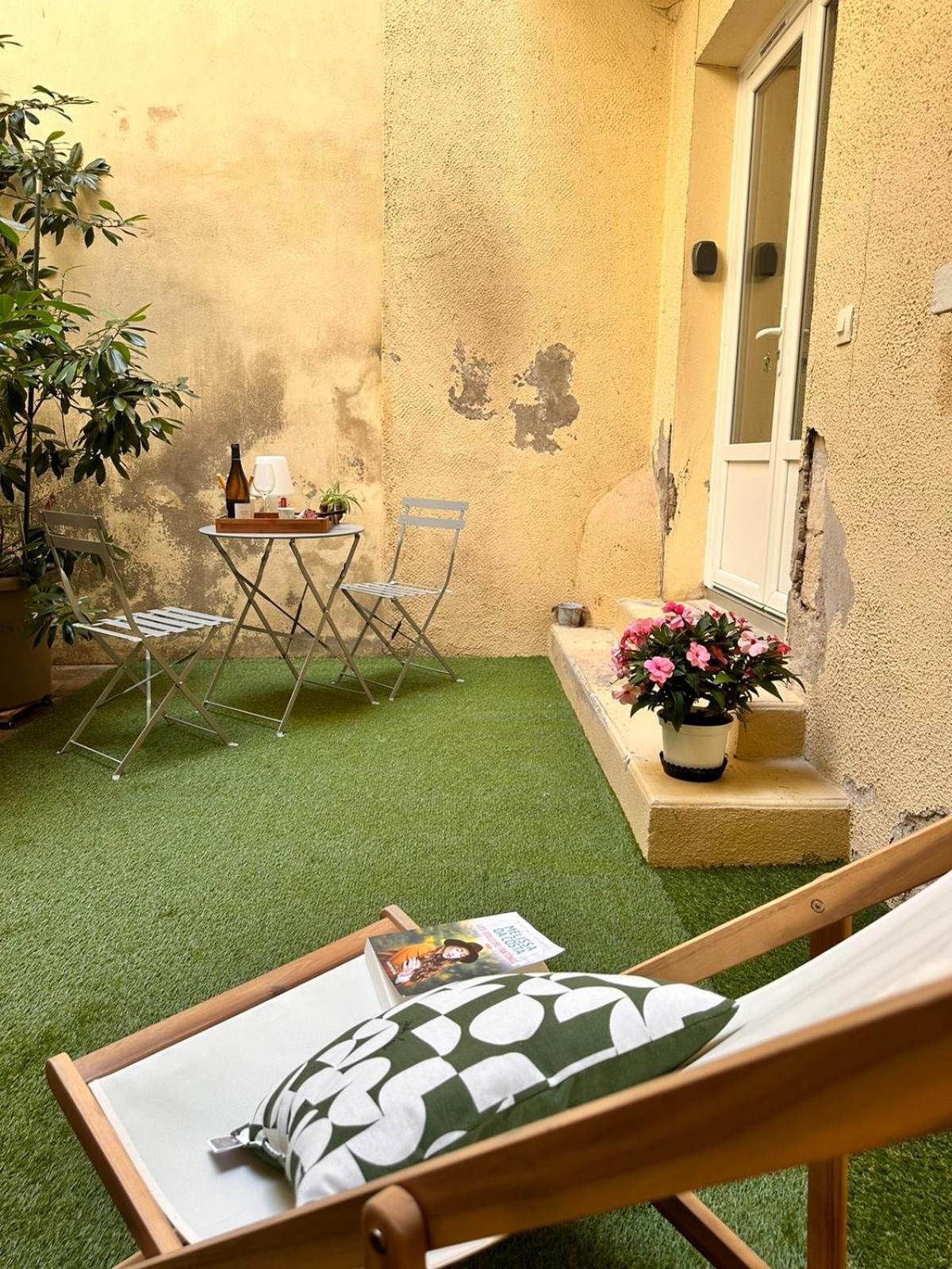 Beau Studio Et Sa Terrasse Quartier Historique Moulins  Esterno foto